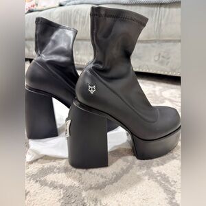 Naked Wolfe Women's Sugar Platform Lug-Sole Ankle Boots